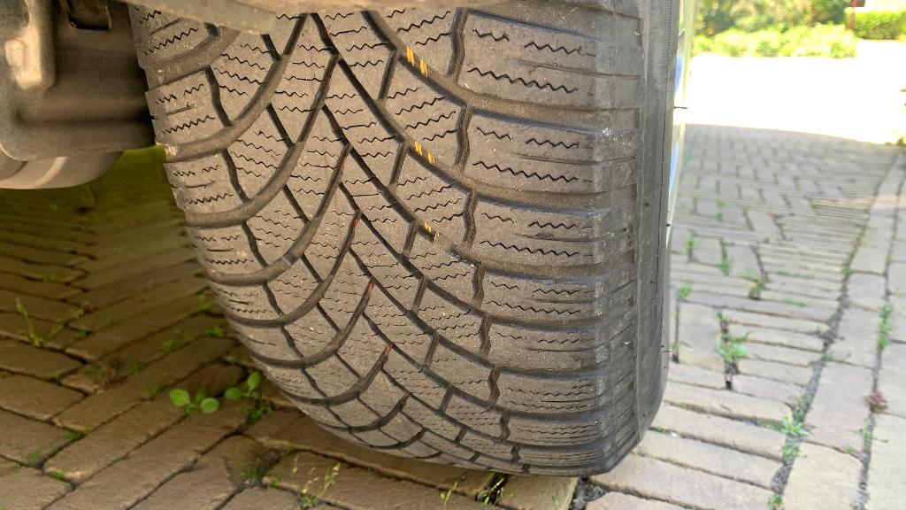 Winterbanden 215/65R16 op stalen velgen., Auto-onderdelen, Banden en Velgen, Ophalen, 16 inch, Banden en Velgen, Winterbanden