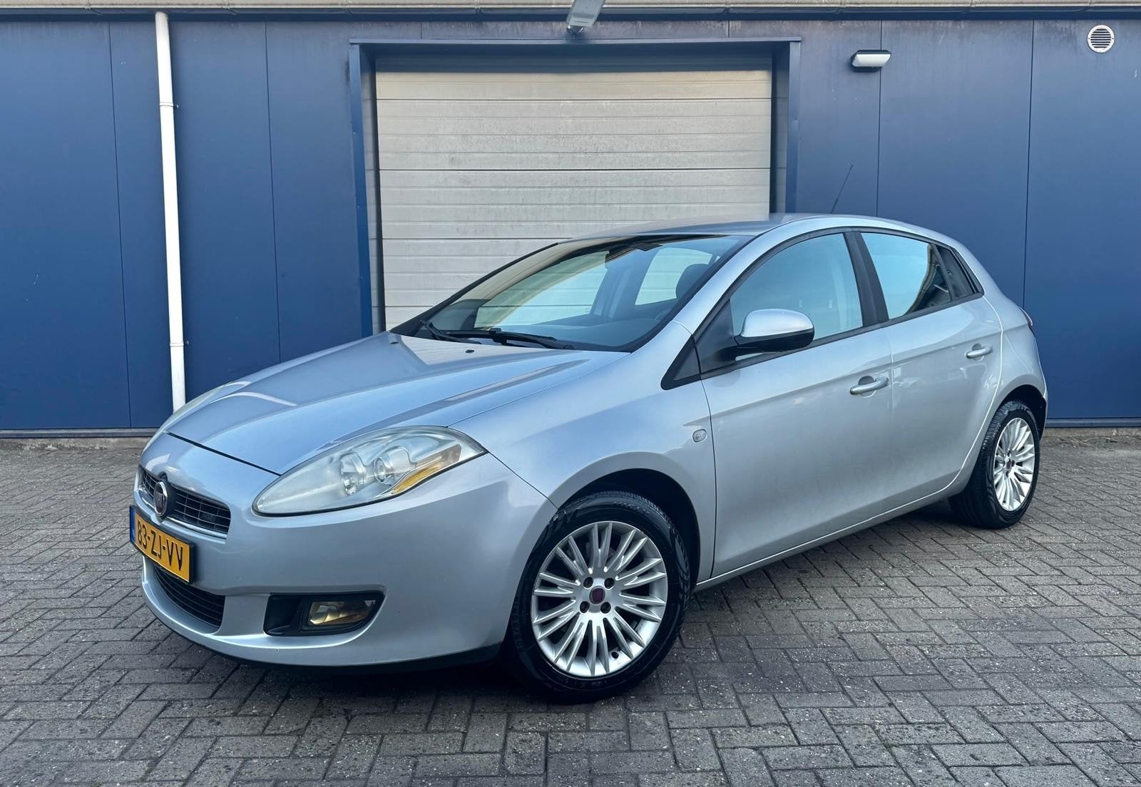 Fiat Bravo 1.4 16V 5DR 2008 Grijs/Airco/Nw Apk, Voorwielaandrijving, Zwart, 4 cilinders, Origineel Nederlands