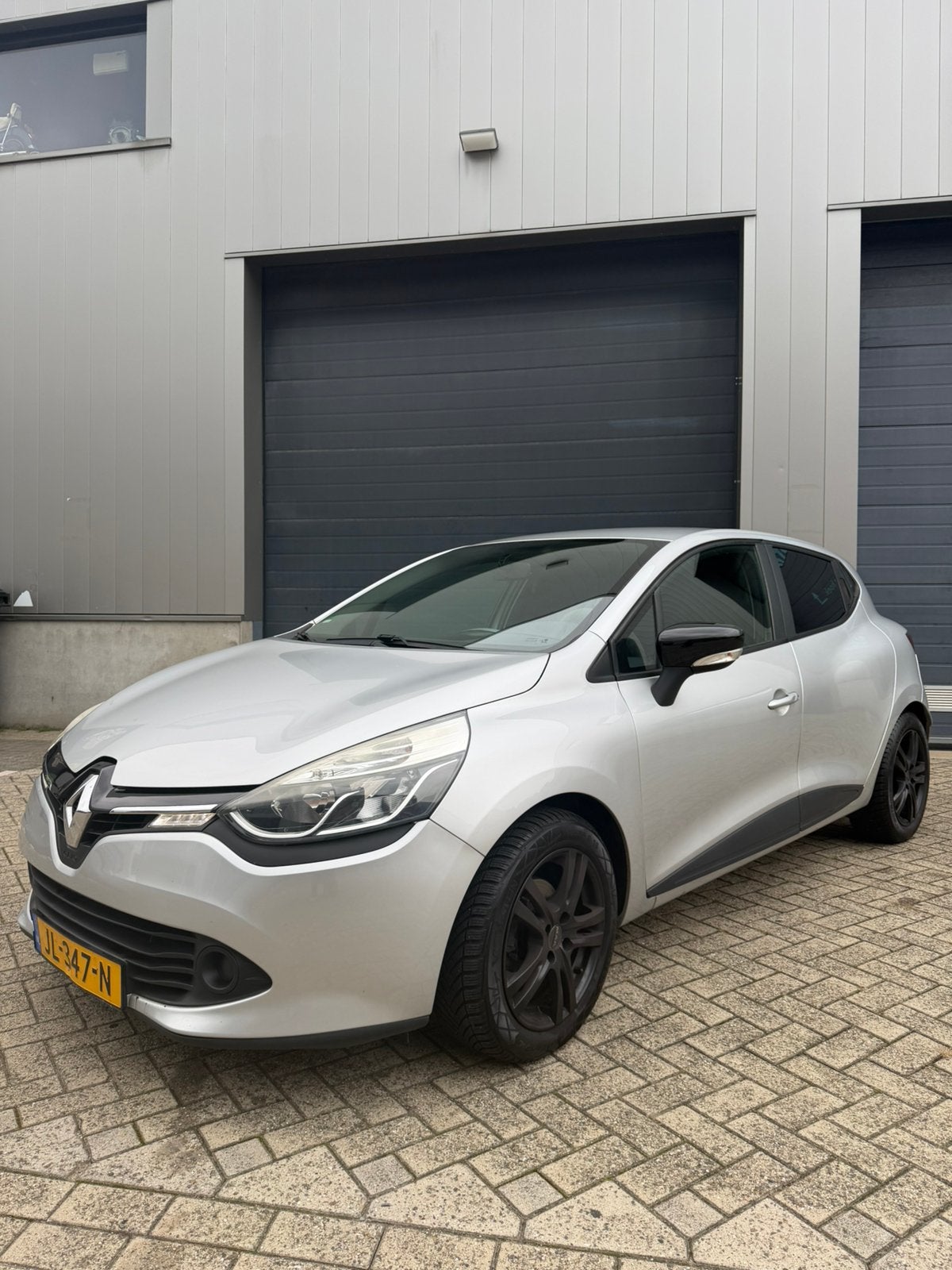 Renault Clio 0.9 TCe | CarPlay | Nieuwe APK | Trekhaak, Auto's, Voorwielaandrijving, 898 cc, 40 €/maand, 23 km/l