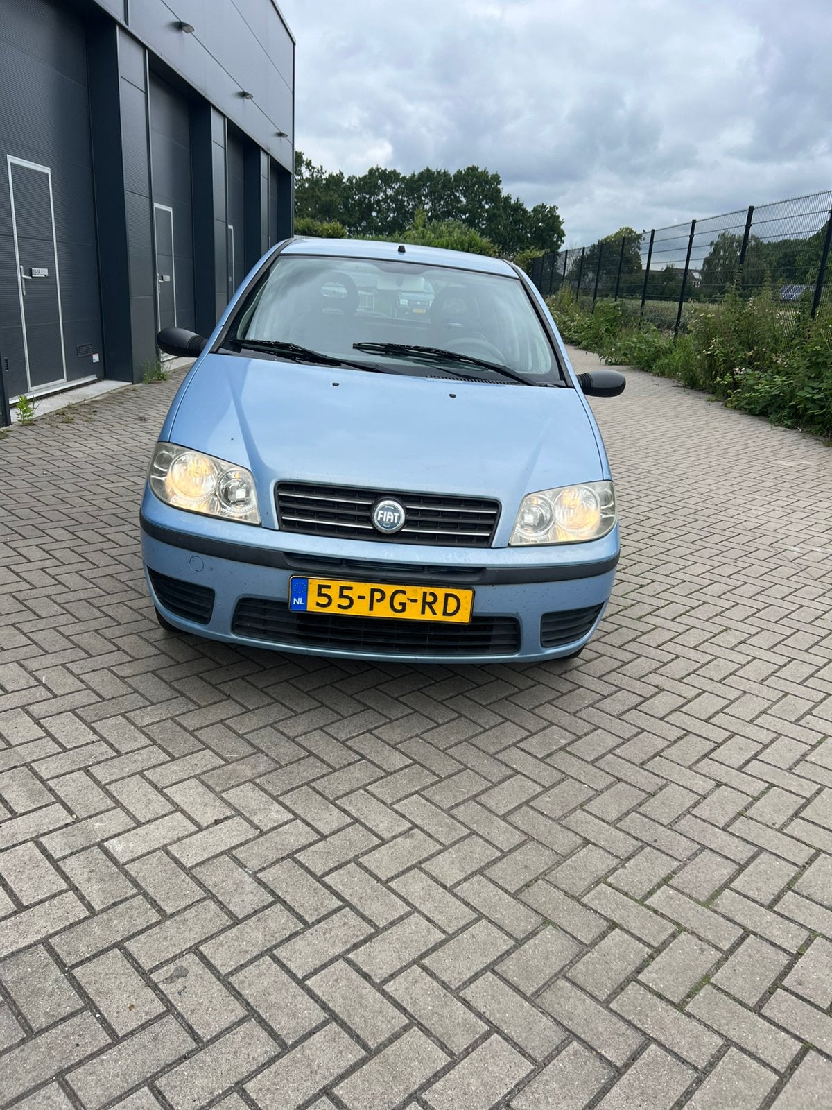 Fiat Punto 1.2 5DR 2004 Blauw, Auto's, Voorwielaandrijving, 4 cilinders, 850 kg, Origineel Nederlands