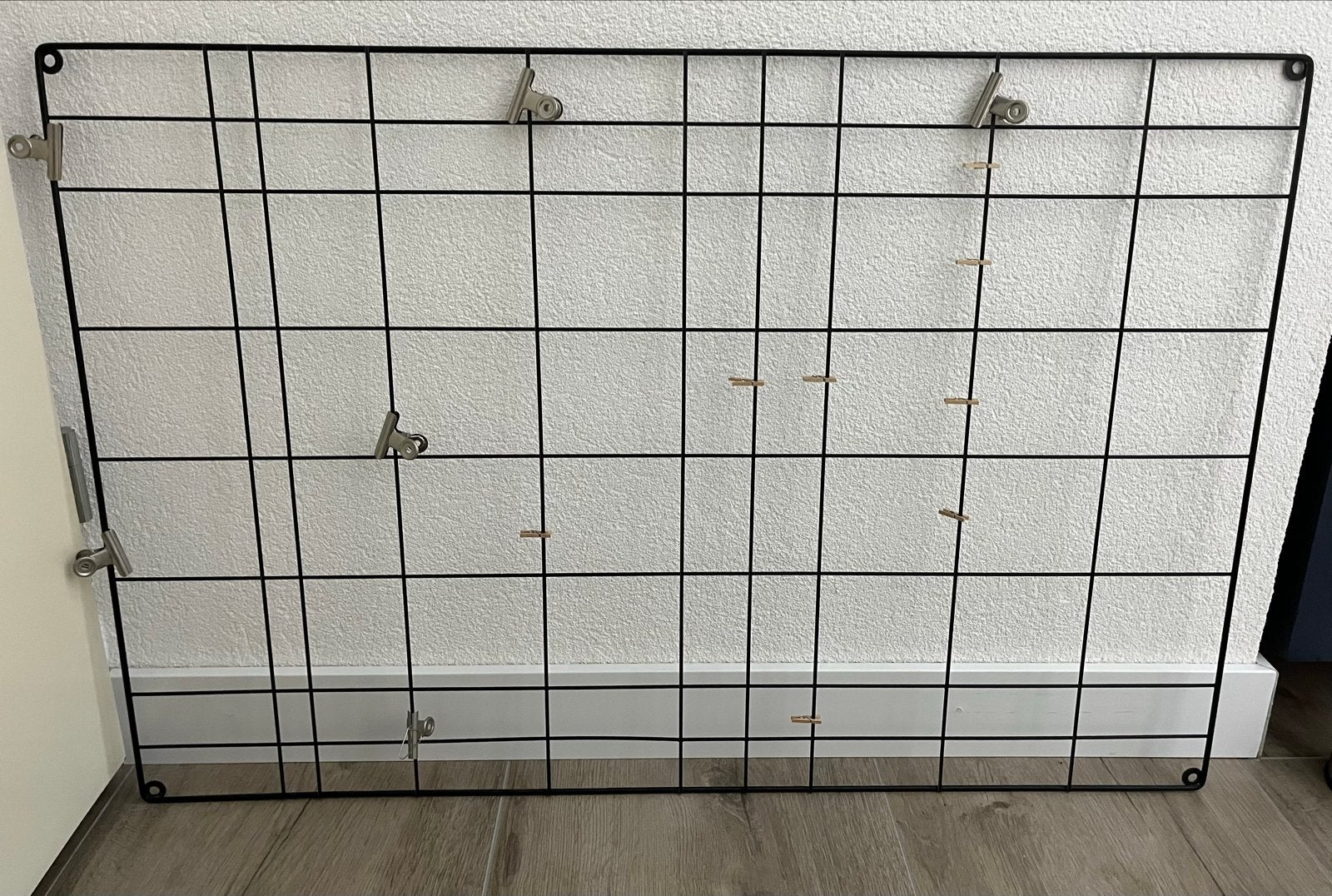 Zwart metalen wandrek voor foto's en decoratie, Huis en Inrichting, Ophalen, Metaal, Zwart, Zo goed als nieuw
