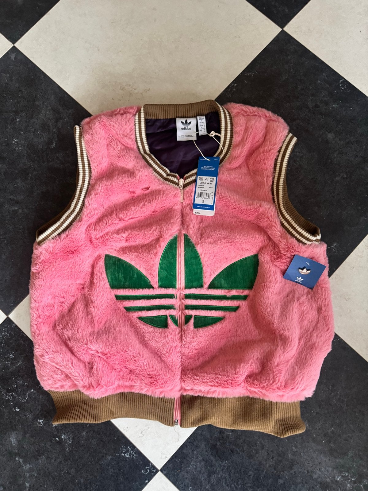 Adidas Roze bodywarmer/gilet/Vest - Nieuw met labels, Kleding | Dames, Ophalen of Verzenden, Nieuw, Maat 36 (S), Roze