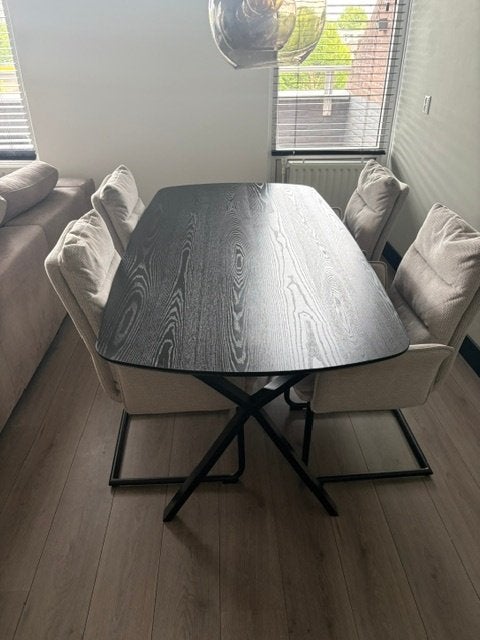 Eetkamer tafel met stoelen, Ophalen, Zo goed als nieuw, 4 tot 6 stoelen