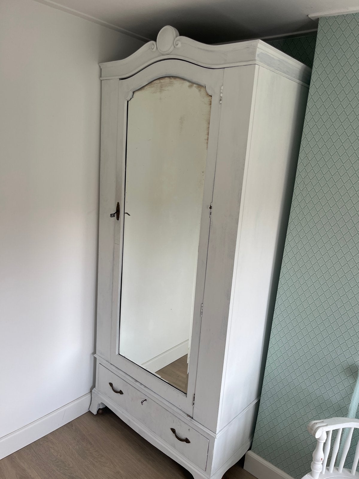 Antieke kledingkast met spiegel en lades, Ophalen, Gebruikt, 200 cm of meer, 50 tot 100 cm