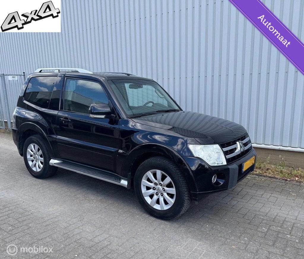 Mitsubishi Pajero 3.2 DI-D 4 WD AUTOMAAT AIRCO EURO 5, Auto's, Automaat, Euro 5, Gebruikt, Zwart