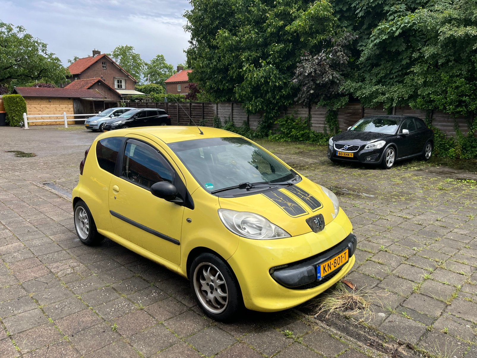 Peugeot 107 sportuitvoering afgekeurd bij apk, Auto's, Peugeot, Particulier, Benzine, Hatchback, Geïmporteerd, Geel, Ophalen