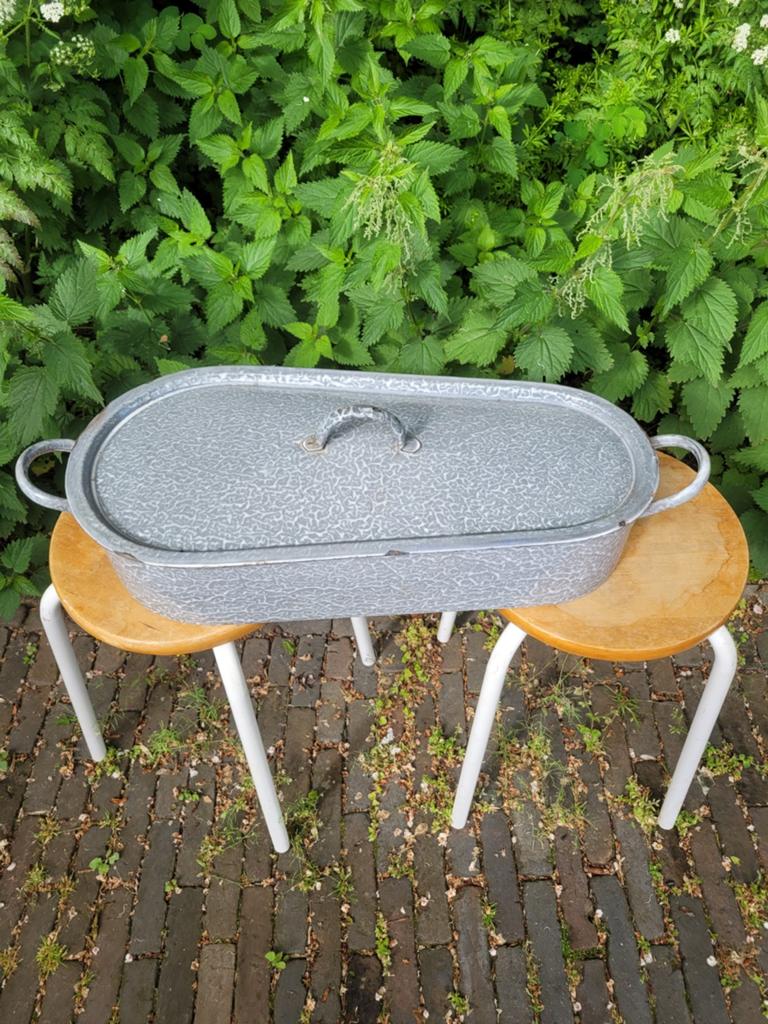 Vintage geëmailleerde braadslede met deksel, Antiek en Kunst, Antiek | Schalen, Ophalen of Verzenden