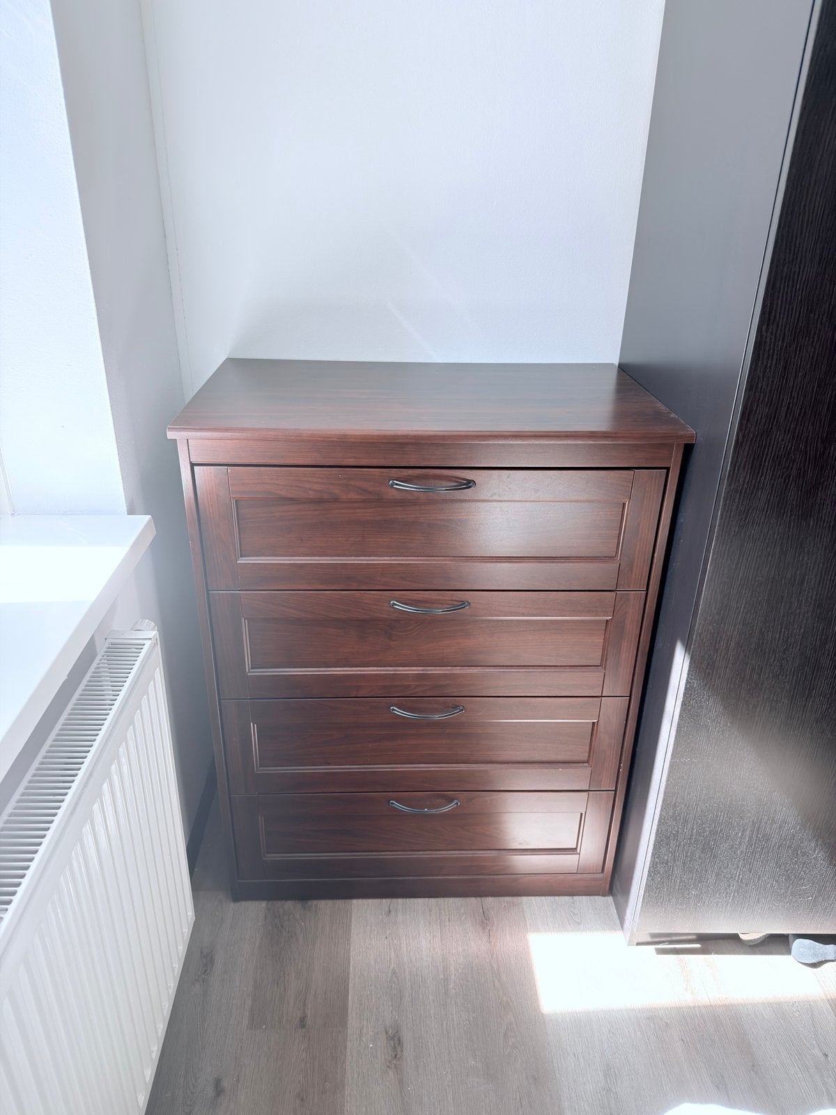 IKEA SONGESAND ladekast bruin - 4 lades, Ophalen, Gebruikt, 100 tot 150 cm, 50 tot 100 cm