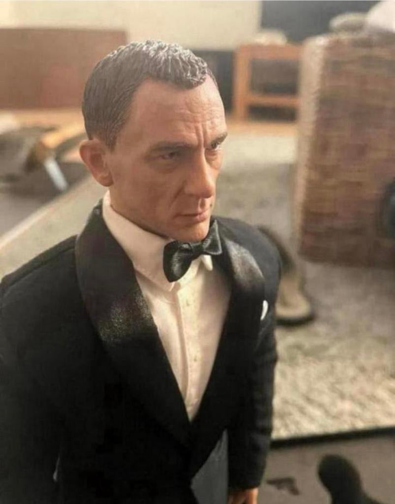 1/6 figuur James Bond - Daniel Craig - DID Corporation, Ophalen of Verzenden, Zo goed als nieuw, Actiefiguur of Pop