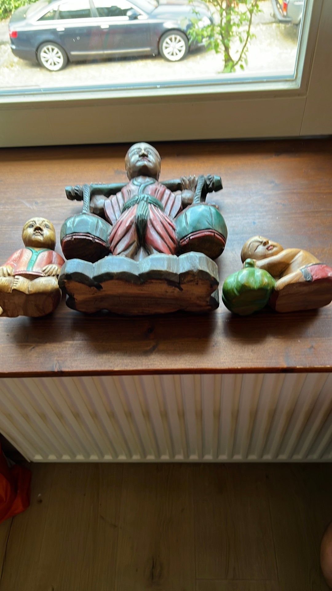 Driedelig Houten met handgesneden Aziatische gelukskinderen, Houtsnijwerk, Ophalen of Verzenden, Handgemaakt, 20 - 50 cm