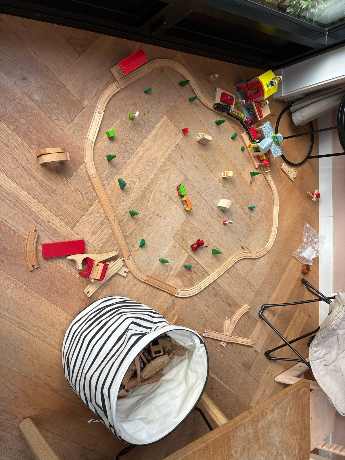 (BRIO) - grote houten treinbaan set met treinen en access., Ophalen, Gebruikt, Jongen of Meisje