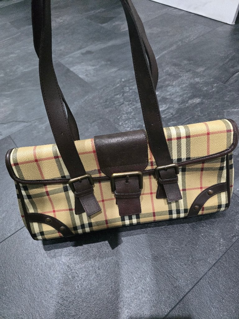 Burberry, Ophalen, Gebruikt
