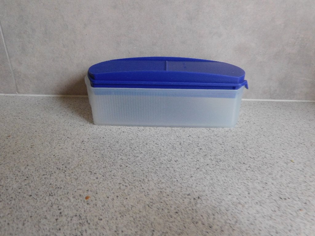 Tupperware Ruimtemaker 350 ml. Blauw, Bewaardoos, Blauw, Ophalen of Verzenden, Zo goed als nieuw