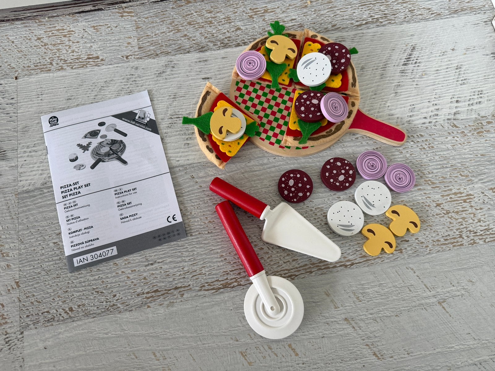 Keukenspeelsetje; Pizza van stof, hout en plastick, Ophalen of Verzenden, Nieuw, Overige materialen, Speelkeuken-accessoire