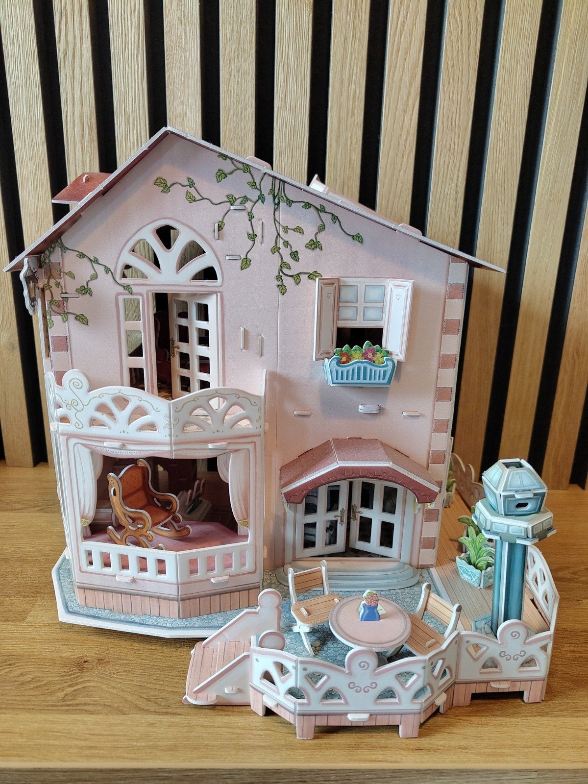 Gedetailleerd Schuim Poppenhuis Bouwpakket - 30x30x30cm, Ophalen of Verzenden, Poppenhuis