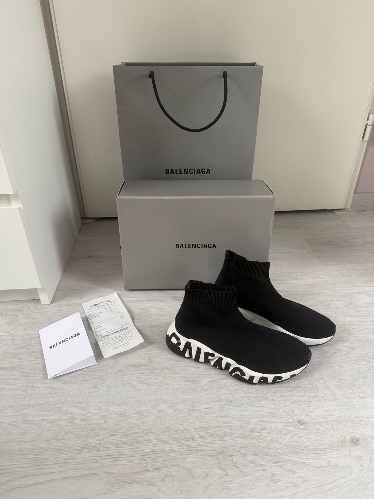 Balenciaga graffiti maat 37, Zwart, Ophalen of Verzenden, Sneakers of Gympen, Zo goed als nieuw