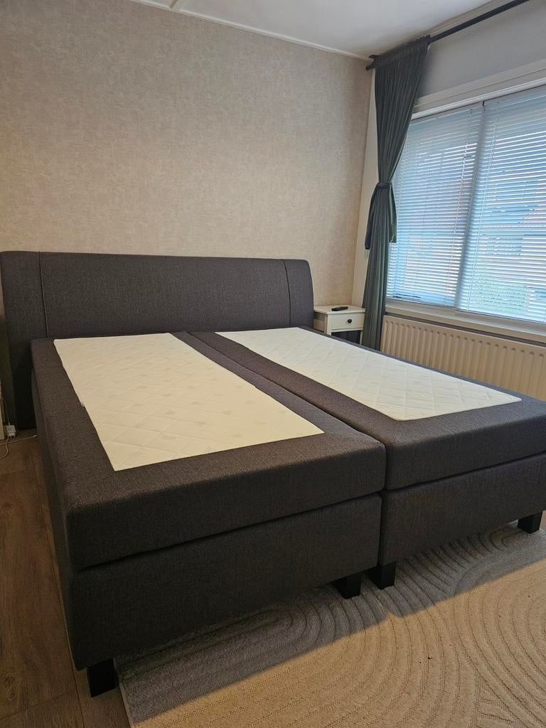 Gestoffeerde antraciet boxspring 180x200 met topper, Huis en Inrichting, Slaapkamer | Bedden, Ophalen, Gebruikt, Tweepersoons