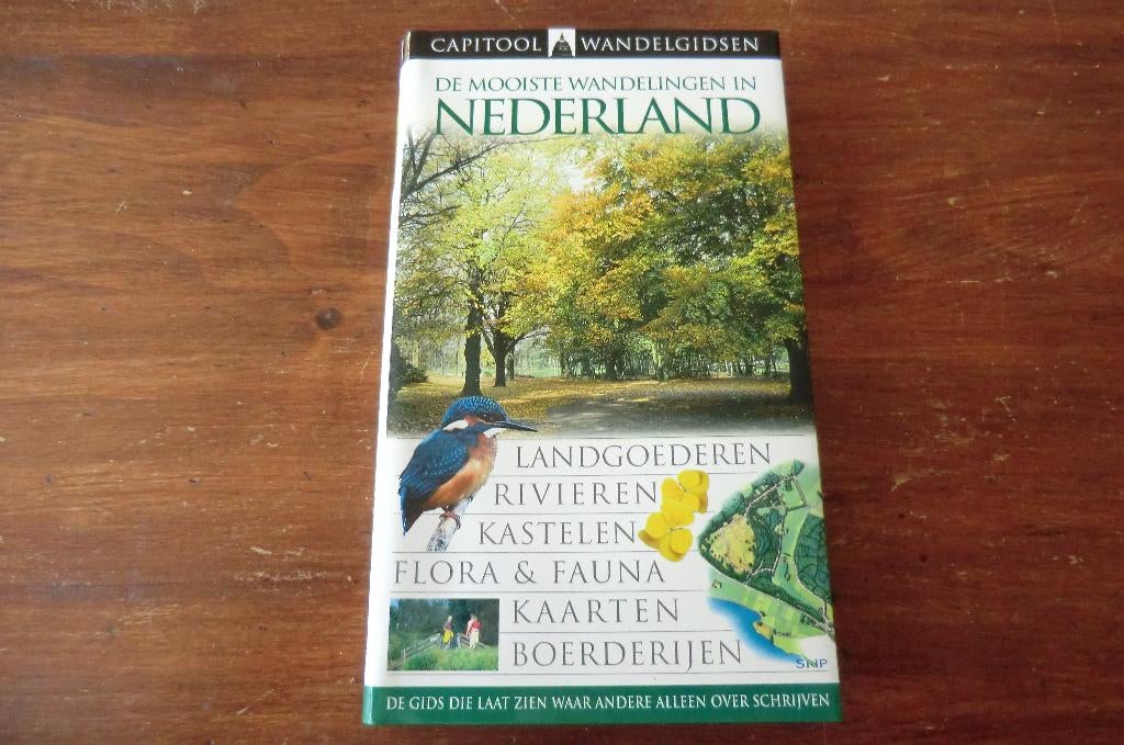 wandelgids - De mooiste wandelingen in Nederland - capitool, Boeken, Reisgidsen, Zo goed als nieuw, Fiets- of Wandelgids, Benelux