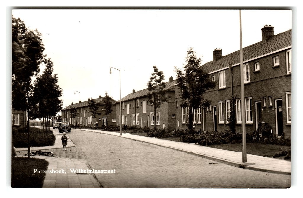 Puttershoek, Wilhelminastraat, Verzamelen, Ansichtkaarten | Nederland, Ophalen of Verzenden, 1940 tot 1960, Ongelopen, Zuid-Holland