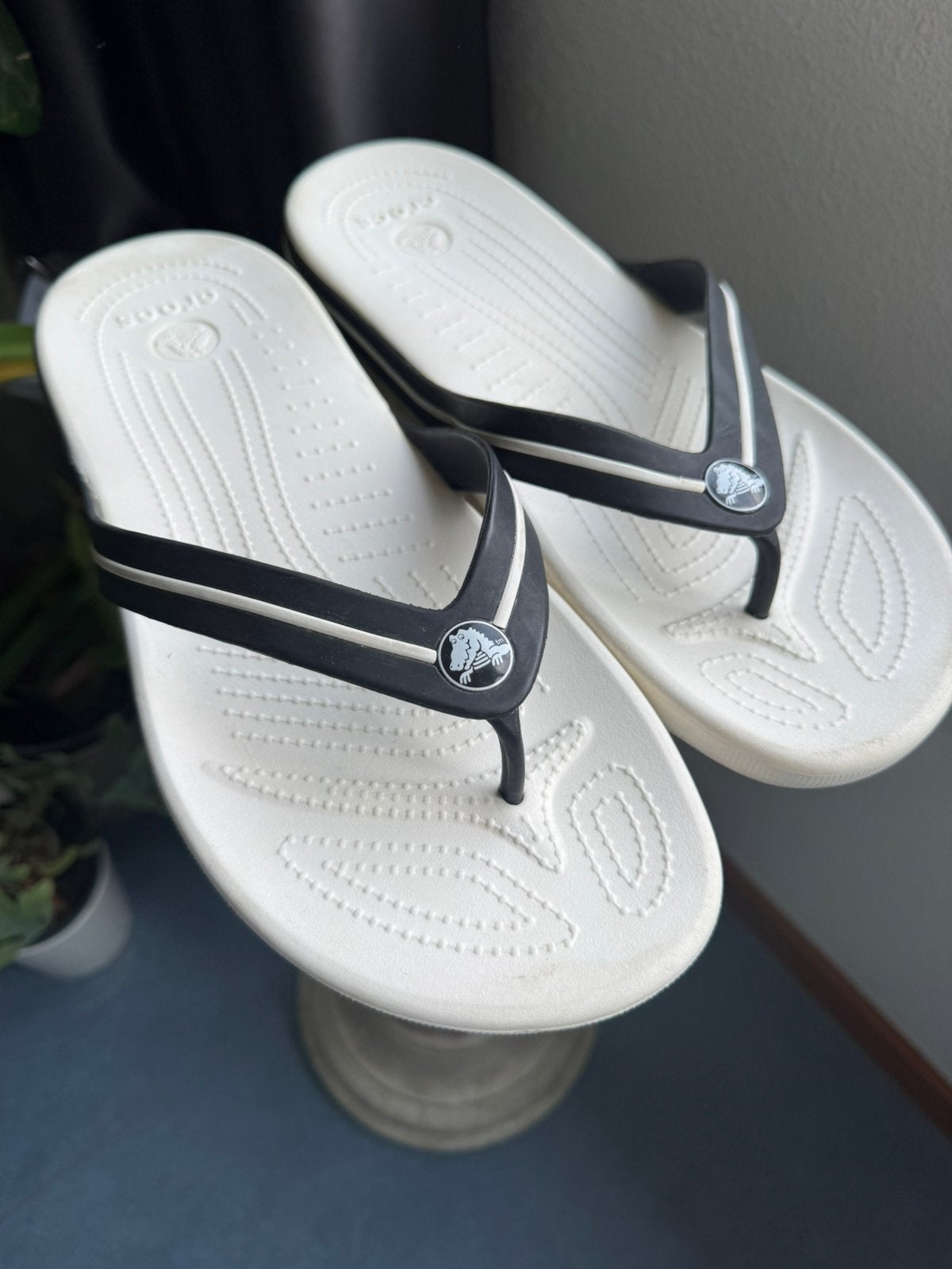 Crocs flip flops size M 11(44-45), Kleding | Heren, Slippers, Verzenden, Wit, Zo goed als nieuw
