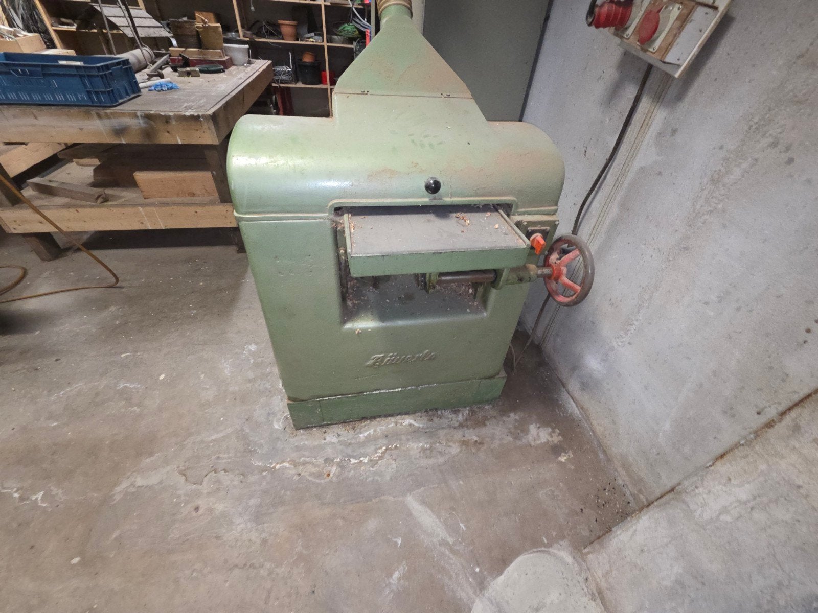 Vandiktebank - Robuuste Houtbewerkingsmachine, Ophalen