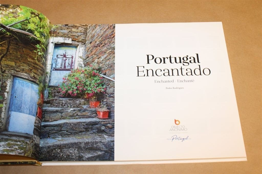 Portugal Encantado — Fotoboek Magische Plekken, Viertalig, Ophalen of Verzenden, Zo goed als nieuw, Fotografen