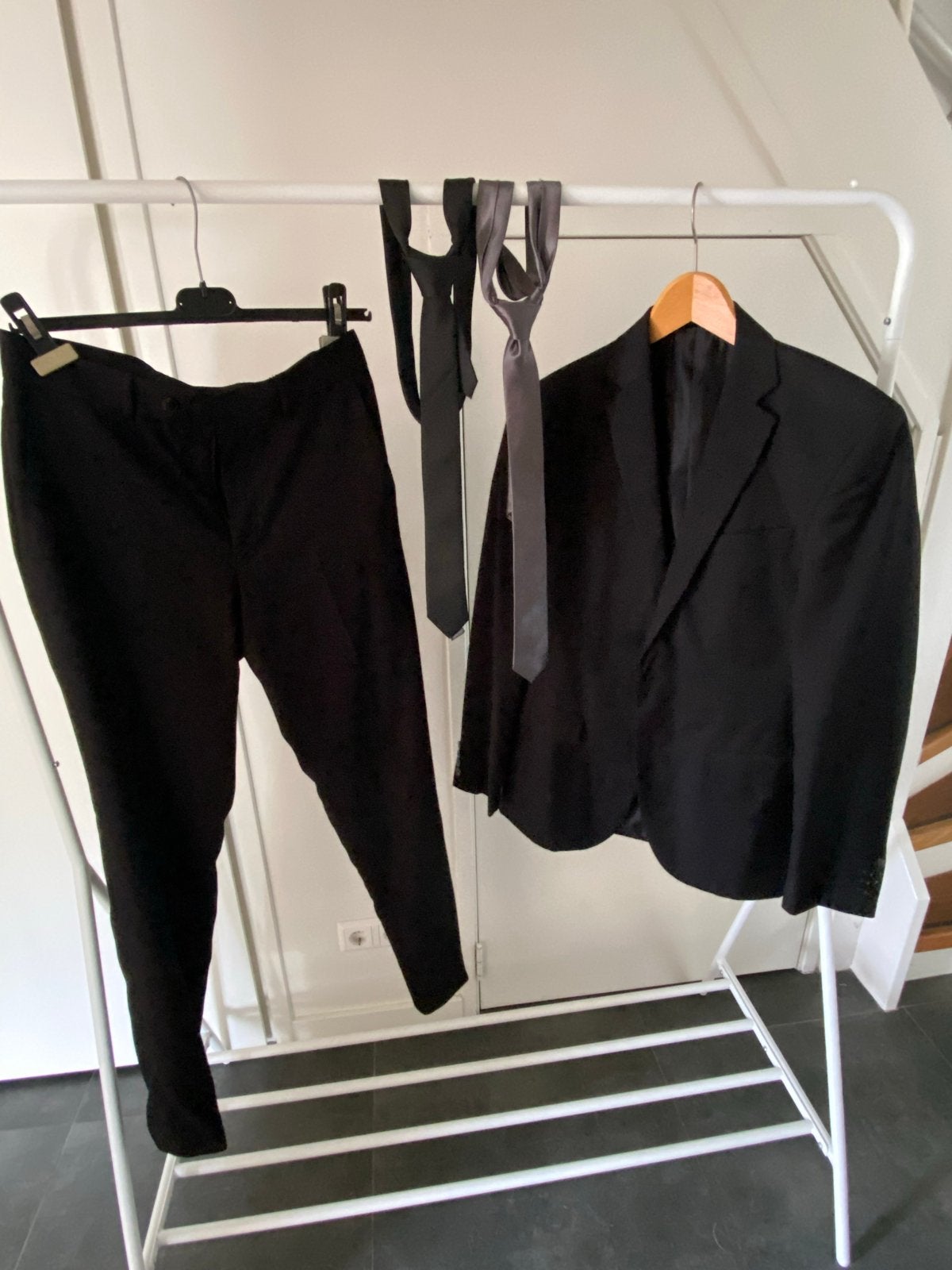 Angelo Litrico Zwart Pak - Maat 44, Kleding | Heren, Kostuums en Colberts, Ophalen of Verzenden, Zo goed als nieuw, Maat 46 (S) of kleiner