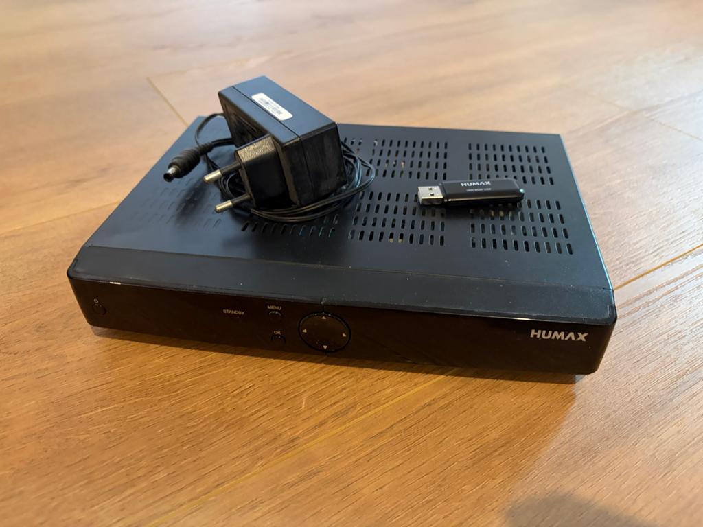 Humax IRHD-5300C digitale ontvanger met wifi dongle, Ophalen of Verzenden, Zo goed als nieuw, Decoder