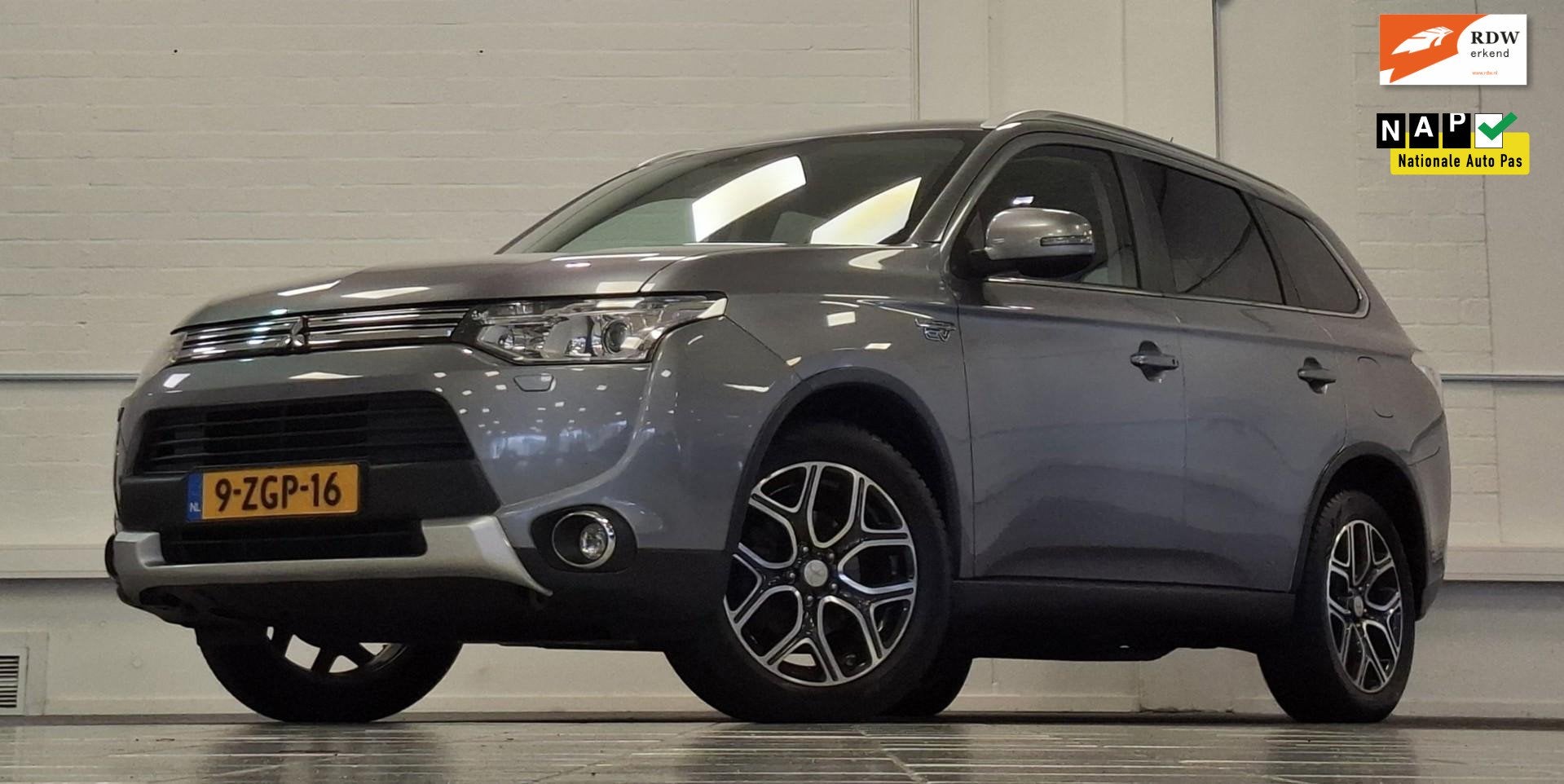 Mitsubishi Outlander 2.0 PHEV Executive X-Line 100% Onderhou, Auto's, Stof, Zwart, 4 cilinders, 163 pk