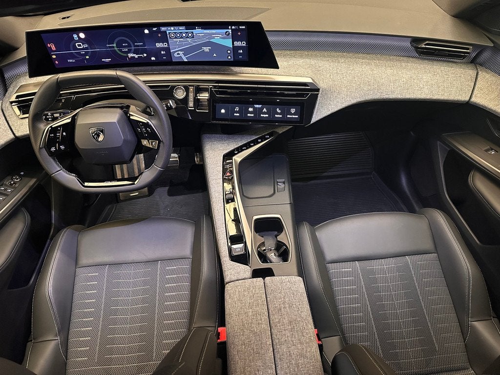 Peugeot 5008 1.2 Hybrid 136 GT, Gebruikt, 1199 cc, 7 stoelen, Bedrijf