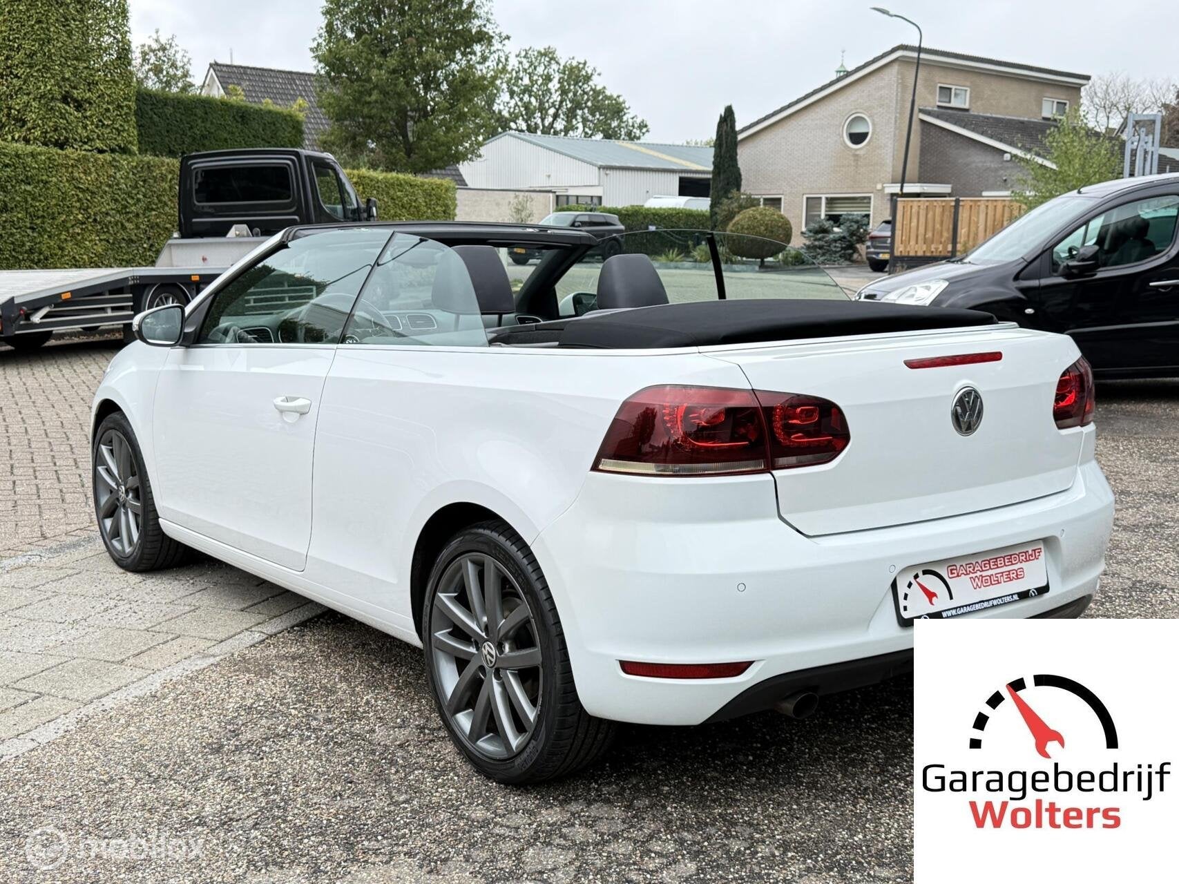 Volkswagen Golf Cabrio 1.6 TDI HIGHLINE STOELVERWM. CRUISE, Voorwielaandrijving, Gebruikt, Zwart, 4 cilinders