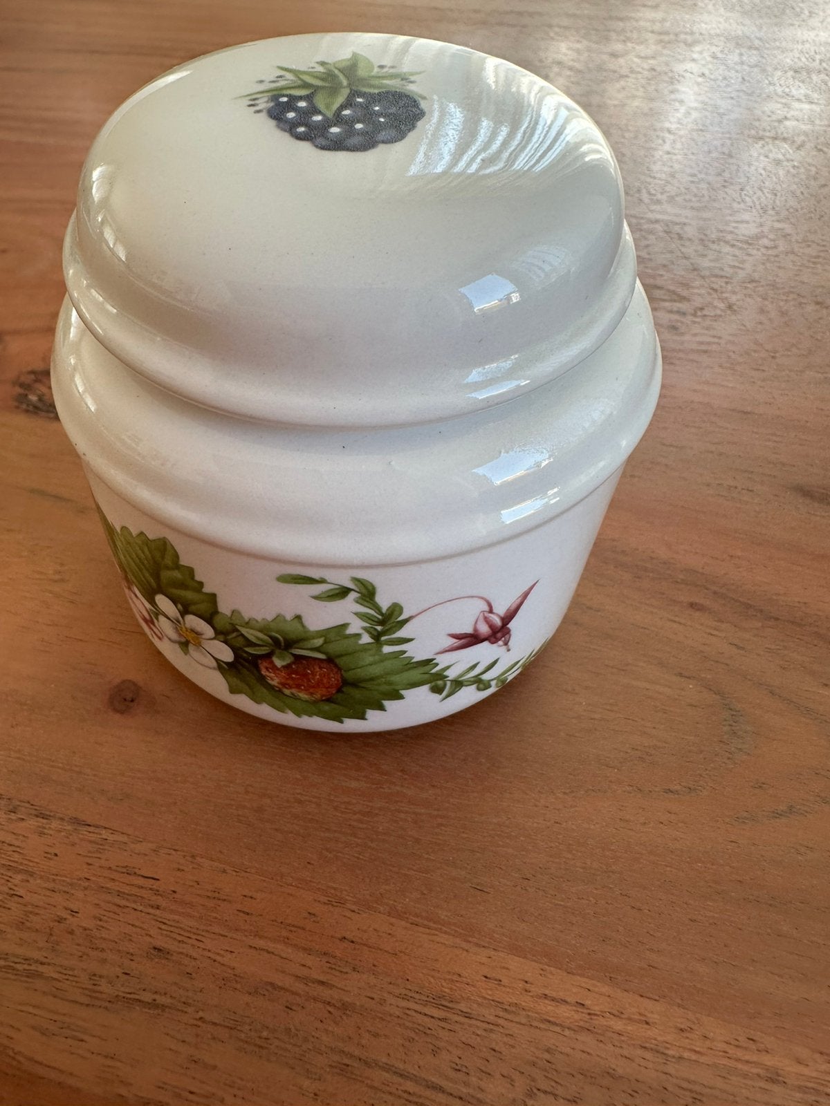 Marjolein Bastin bosvruchten servies ., Ophalen of Verzenden, Zo goed als nieuw, Overige stijlen, Kop(pen) en/of Schotel(s)