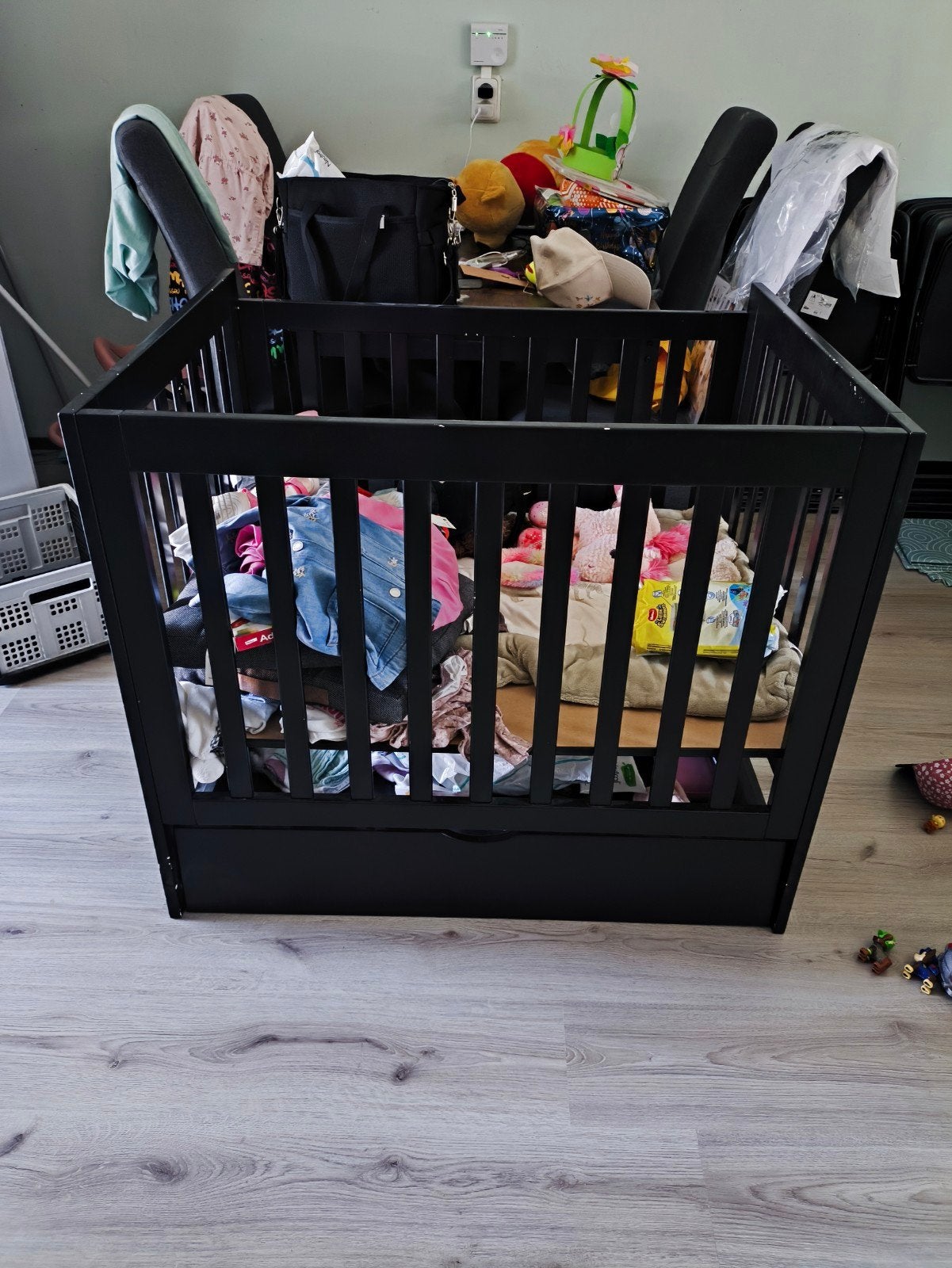 Zwart babybox met lade, Ophalen, Gebruikt, Vierkant, In hoogte verstelbaar