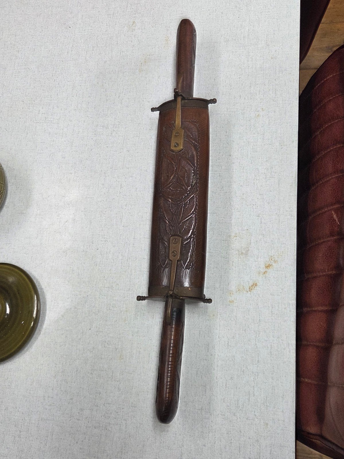 Antiek vleesmes en vork set met gesneden houten schede, Ophalen of Verzenden