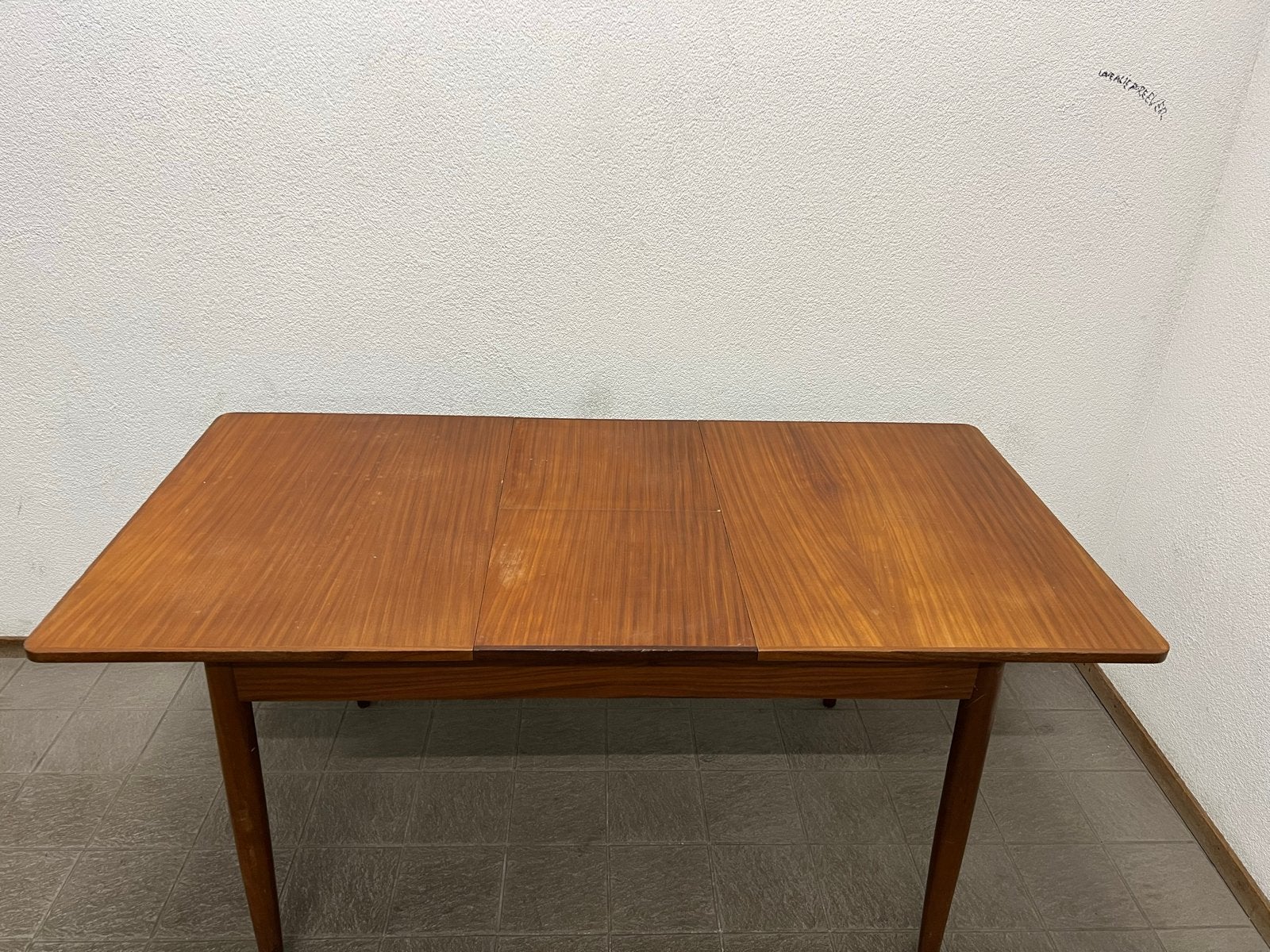 Foto 2 van Deens design teakhouten eettafel, uitschuifbaar