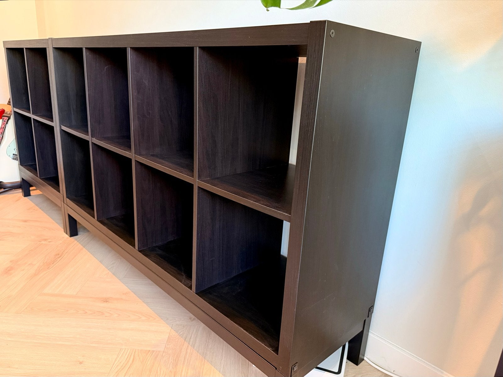 IKEA donkerbruine/zwartbruine KALLAX-kasten, Ophalen, Met plank(en), Gebruikt, 100 tot 150 cm