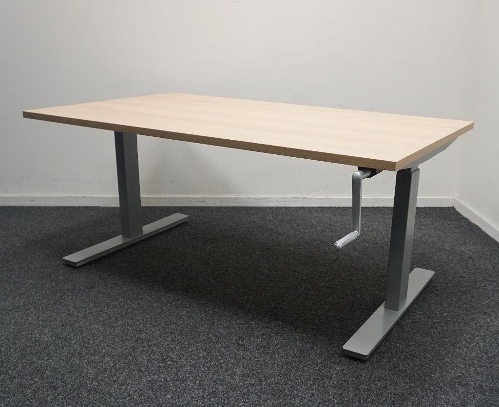 Slinger Bureau | Afm 140x80 cm | Hoogte 61-88 cm | L. Eiken, Gebruikt, -, -, In hoogte verstelbaar