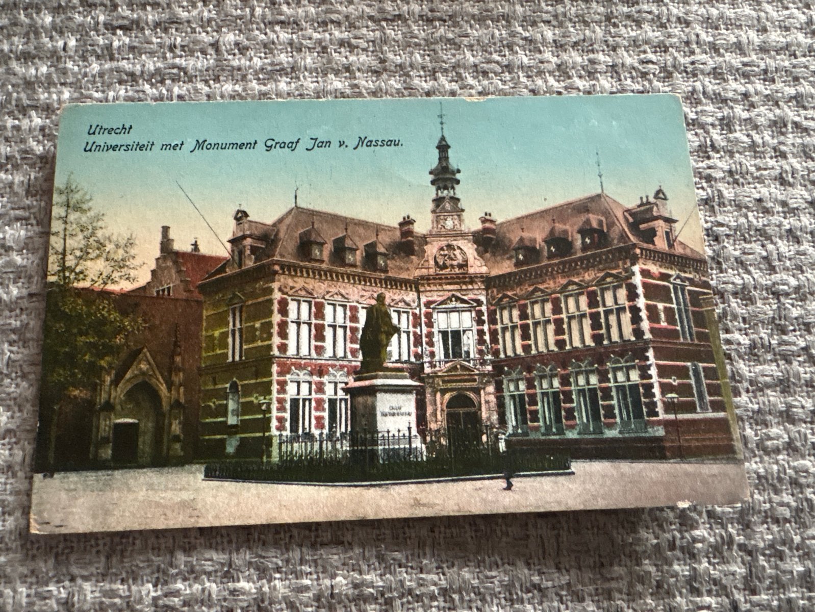 Oude ansichtkaart Utrecht Universiteit met Monument Graaf Ja, Ophalen of Verzenden, Voor 1920, Gelopen, Utrecht