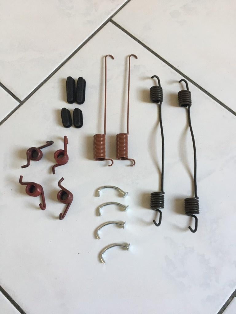 Te koop verenset remschoenen Dodge w200 d200 b300 b350, Ophalen of Verzenden
