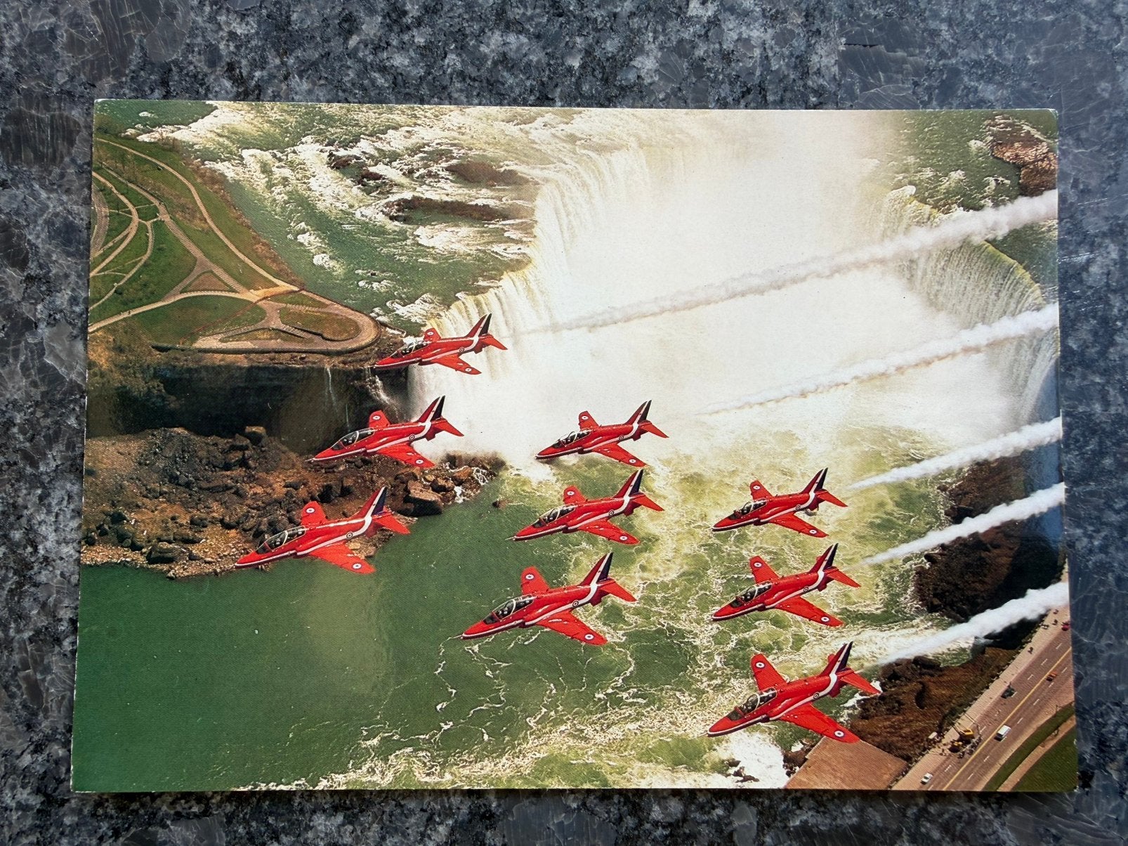 RAF The Red Arrows BAe Hawk kaart, Verzamelen, Ophalen of Verzenden, Kaart, Foto of Prent