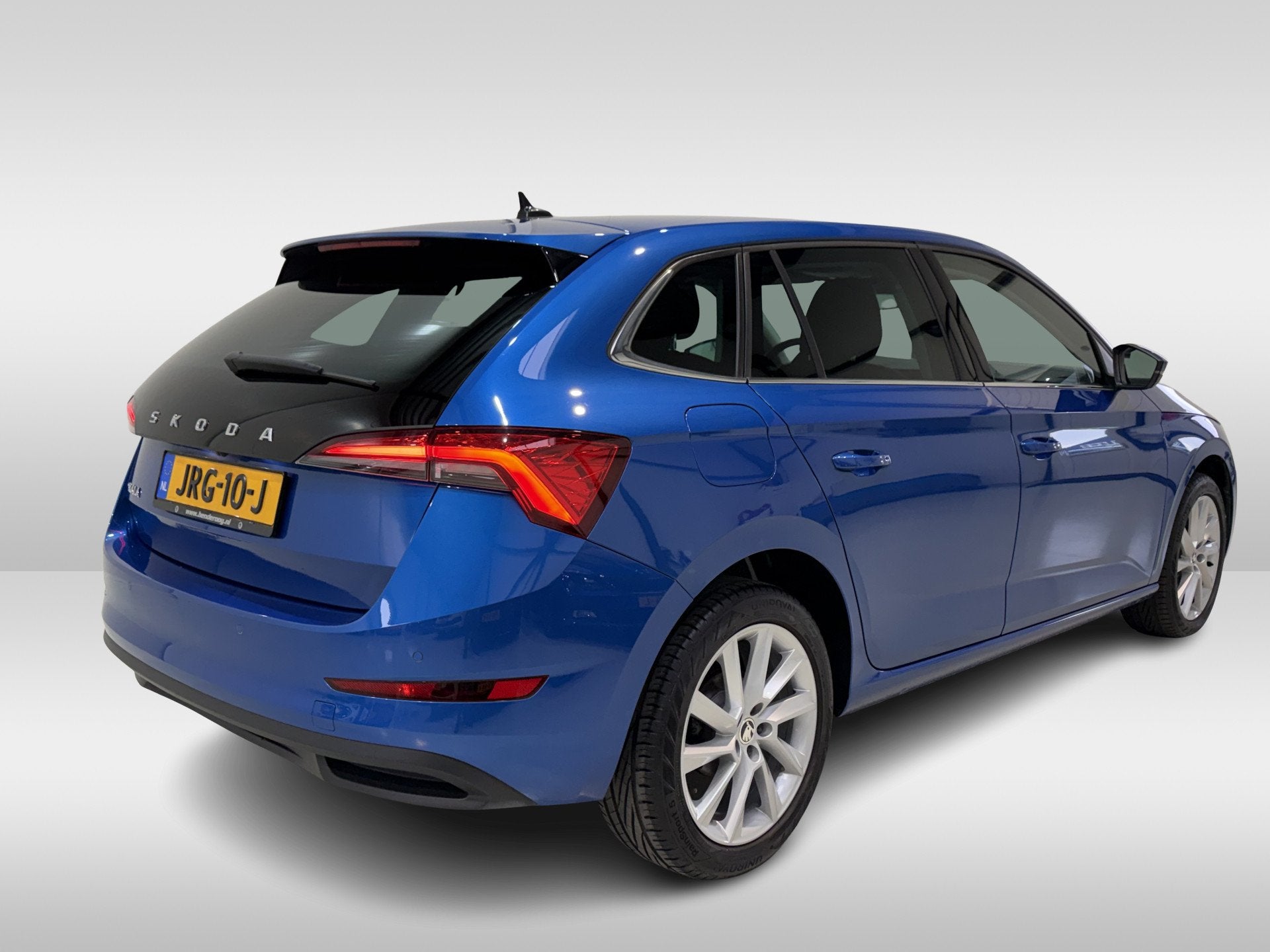 Skoda Scala 1.0 TSI 110pk DSG Ambition (bj 2021, automaat), Auto's, Dealer onderhouden, Gebruikt, Blauw, Origineel Nederlands