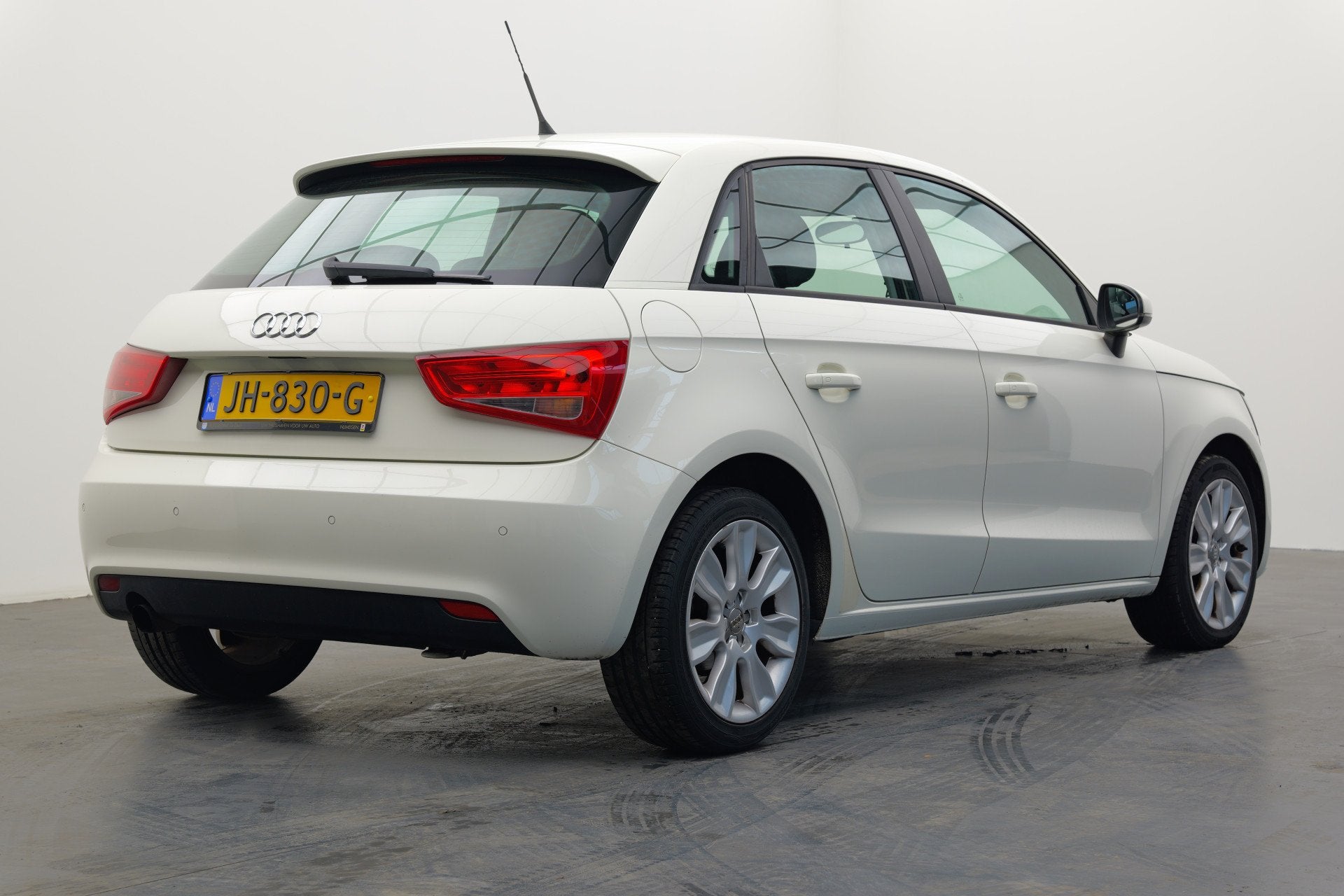 Audi A1 Sportback 1.2 TFSI Ambition | Nieuwe APK bij leverin, Auto's, Voorwielaandrijving, Euro 5, Zwart, 4 cilinders