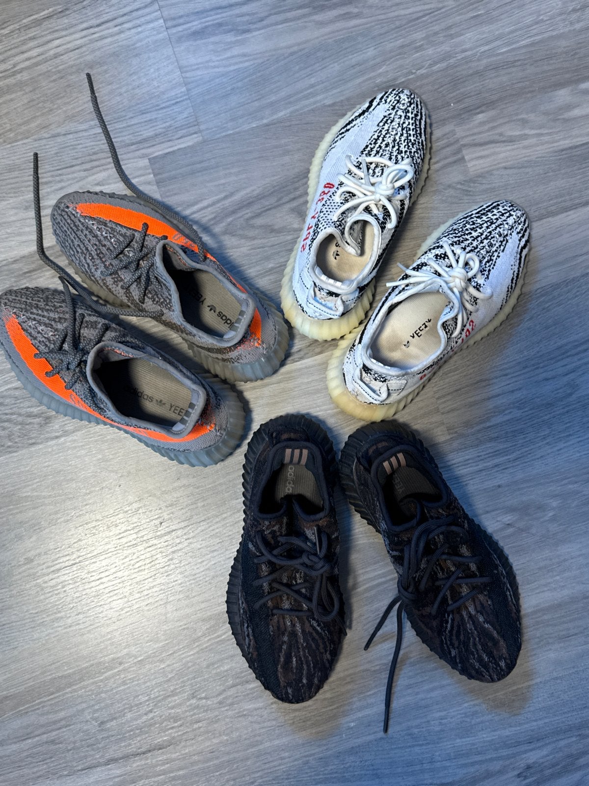Yeezy 350 Sneakers - maat 39 1/3 valt als 38, Ophalen of Verzenden, Gedragen, Zwart, Sneakers of Gympen