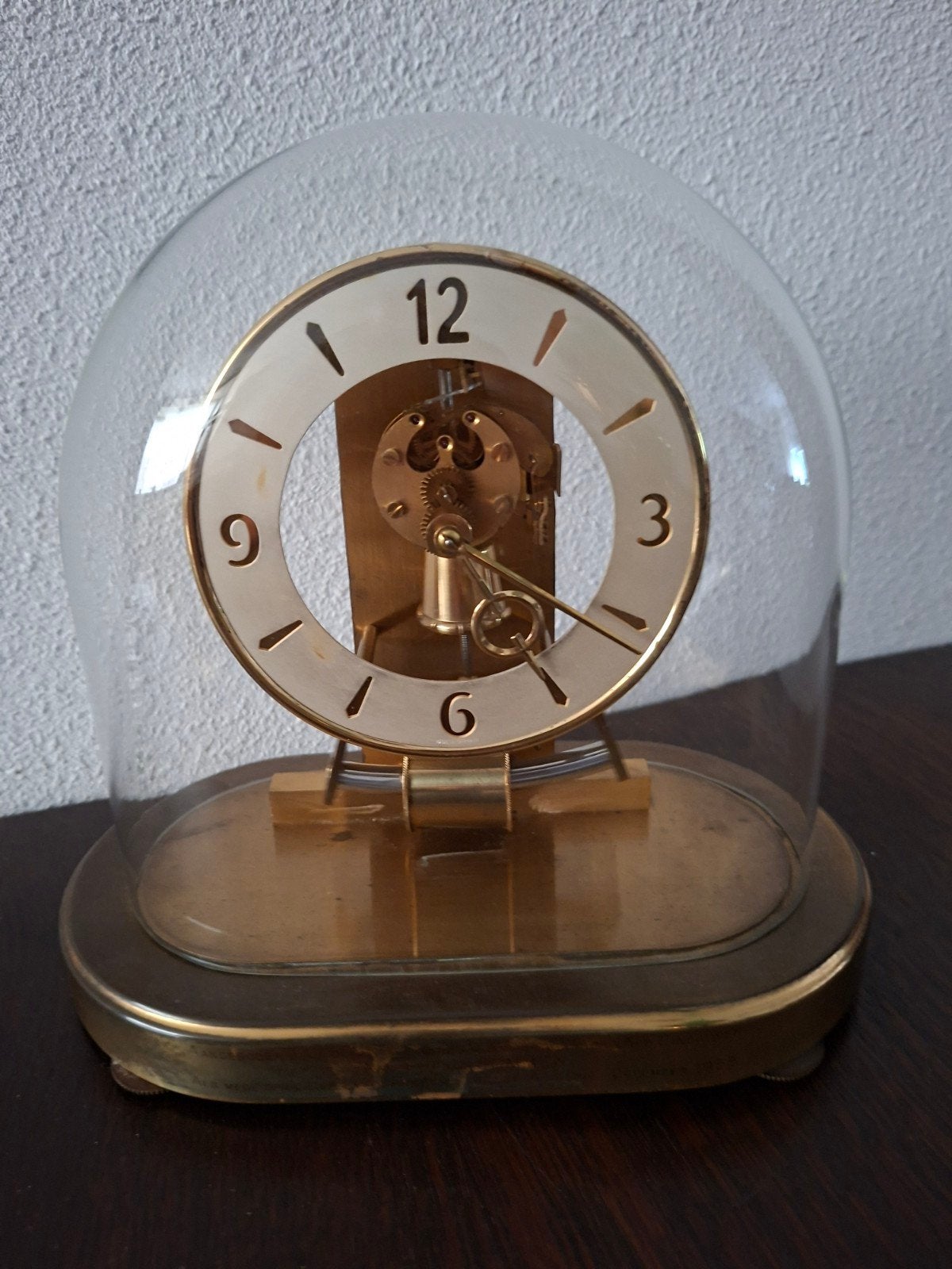 Antieke tafelklok onder glazen stolp, Antiek en Kunst, Antiek | Klokken, Ophalen of Verzenden
