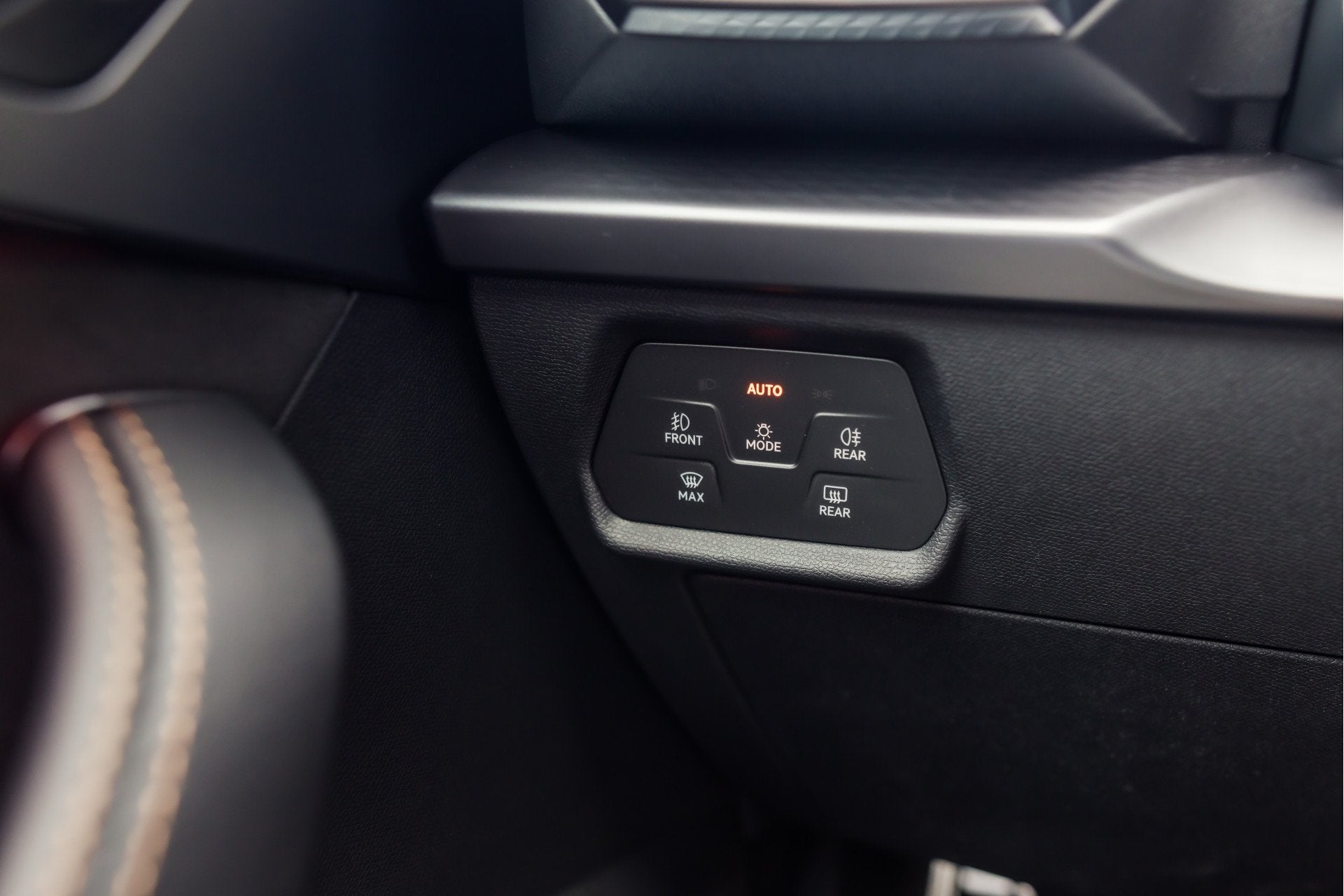 Foto 33 van CUPRA Leon 1.5 TSI e-Hybrid VZ Performance €4500,- voordee