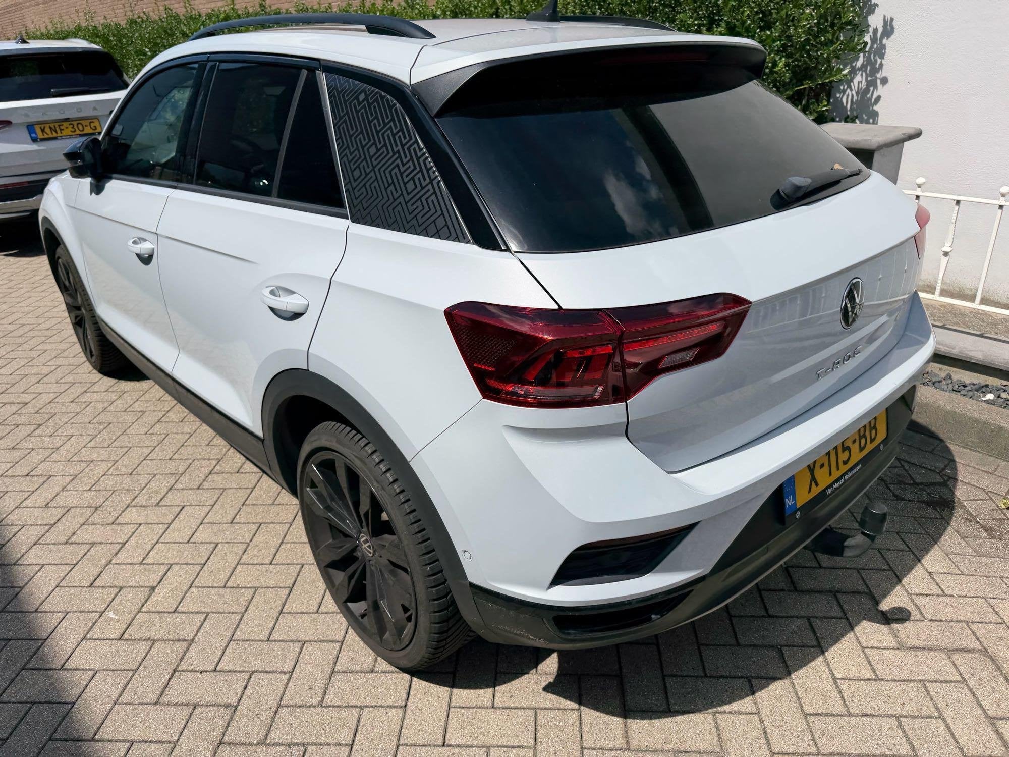 Volkswagen T-Roc 1.5 TSI R-Line | 150 PK | Digital Cockpit P, Auto's, Volkswagen, Stof, 4 cilinders, Wit, Bedrijf