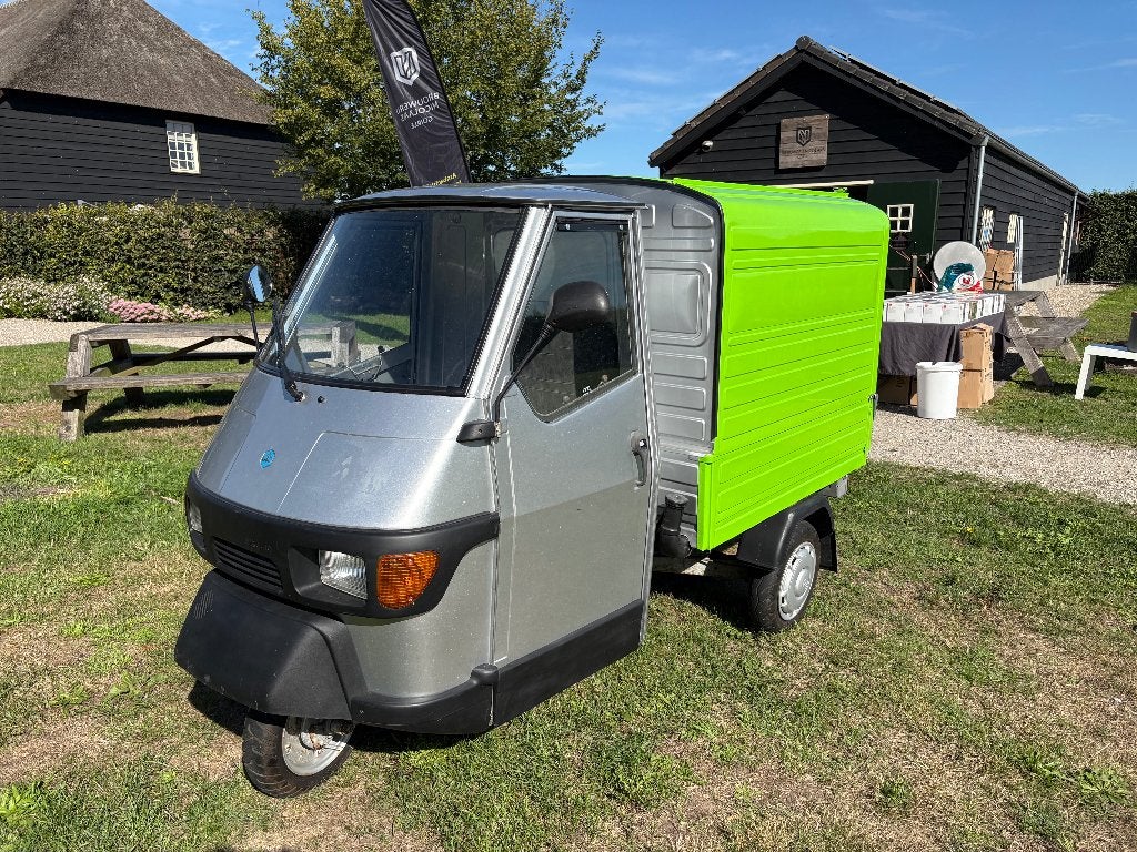Piaggio Ape 50 oldtimer – unieke bier-/foodtruck + trailer, Ophalen, Tweetakt, Gebruikt, Overige modellen