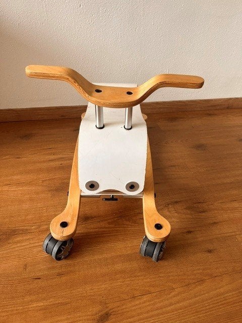 Flip White Wishbone, loopauto/schommelpaard, Kinderen en Baby's, Ophalen, Gebruikt, Loopvoertuig
