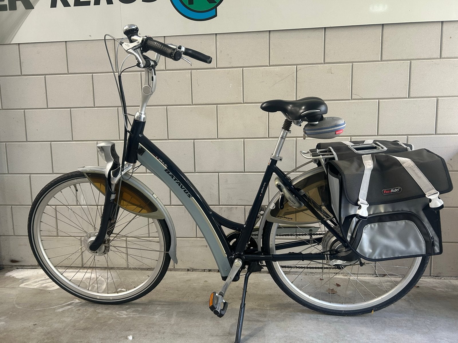 Batavus Padova Easy E-bike - Damesfiets met fietstassen, Fietsen en Brommers, Gebruikt, Batavus, Ophalen of Verzenden, 50 km per accu of meer