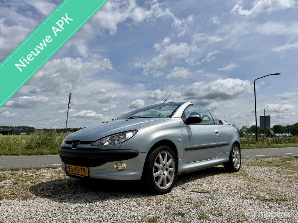 Peugeot 206 CC 1.6-16V, BJ 2002, APK Juli 2027 Nette Cabrio, Auto's, Peugeot, Voorwielaandrijving, Elektrische ramen, Gebruikt